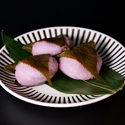 Sakura Mochi (Frozen)