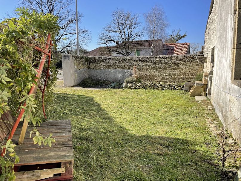 Vente maison 6 pièces 167 m² à Grézac (17120), 137 500 €