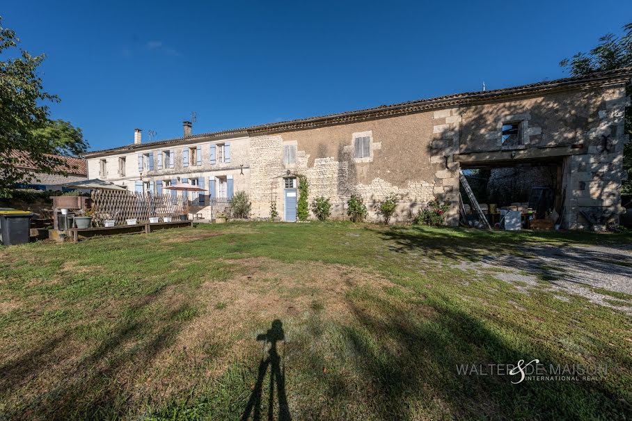 Vente maison 6 pièces 150 m² à Mortagne-sur-Gironde (17120), 220 000 €