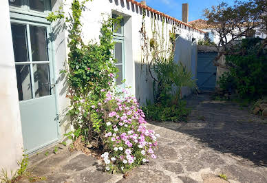 Maison avec terrasse 1