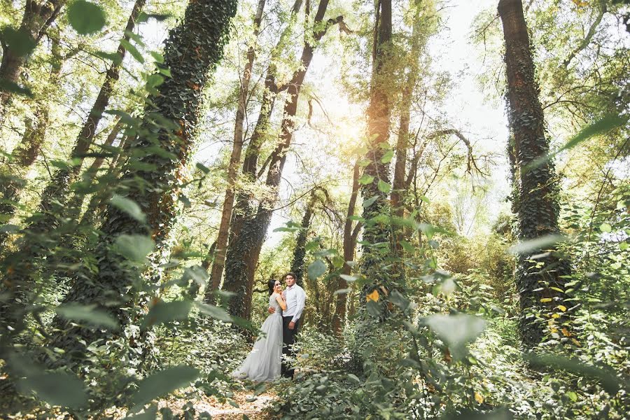 Fotógrafo de casamento Umid Yakubov (umidphotographer). Foto de 31 de agosto 2019