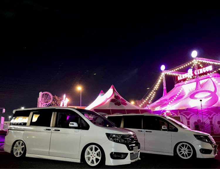 ステップワゴンスパーダのSTEP・CREW・SQUAD・オーサカでサーカス🎪・サーカスはドーデス？に関するカスタム事例の投稿画像2枚目