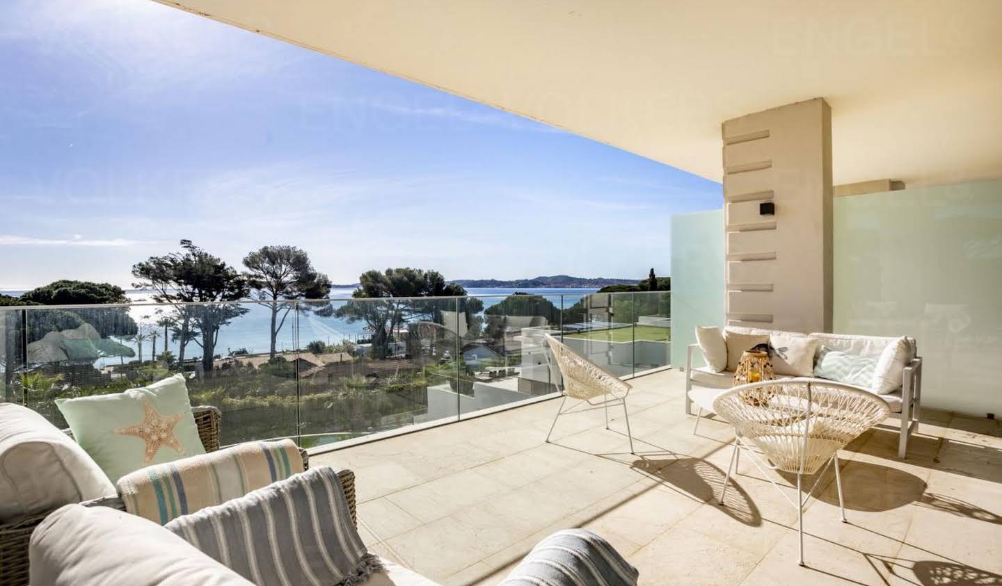 Apartment with terrace and pool Sainte-Maxime