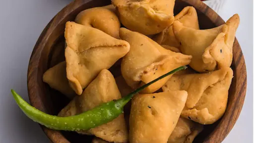 Corn And Cheese Samosa