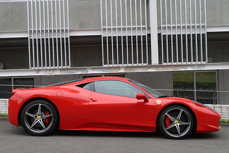 458イタリアのフェラーリ・フェラーリ458・458イタリア・ロッソコルサに関するカスタム事例の投稿画像3枚目