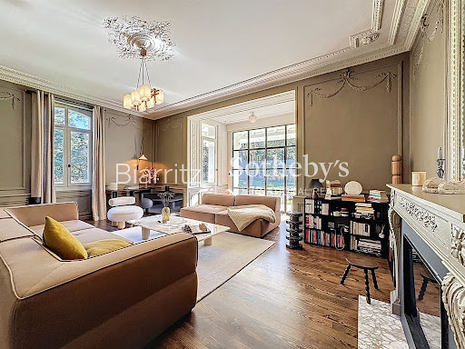 Maison avec piscine et terrasse 5