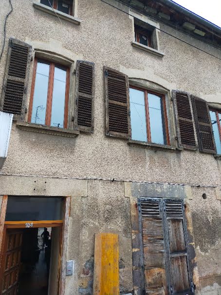 Vente maison 8 pièces 250 m² à Thiers (63300), 79 990 €