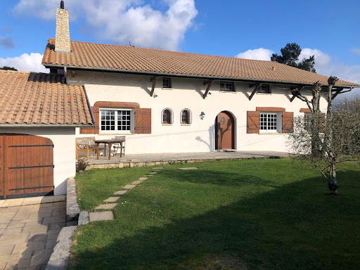House with pool and terrace 3