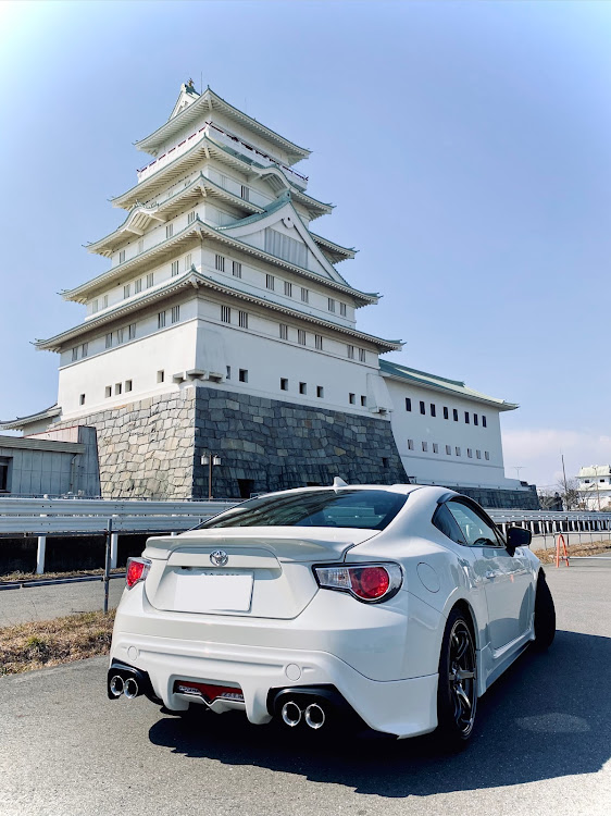 86のTRDフルエアロ・86のある生活・ドライブ・お城とコラボに関するカスタム事例の投稿画像1枚目