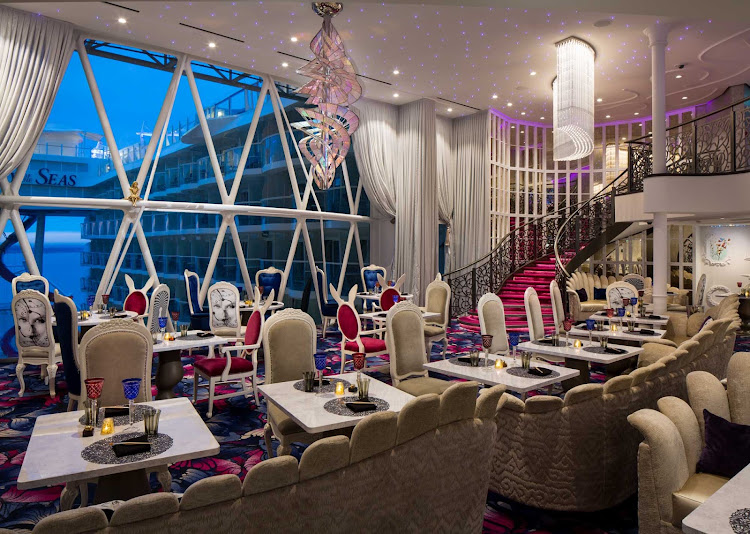   A look at Wonderland, the whimsical restaurant serving imaginative cuisine on Symphony of the Seas. 