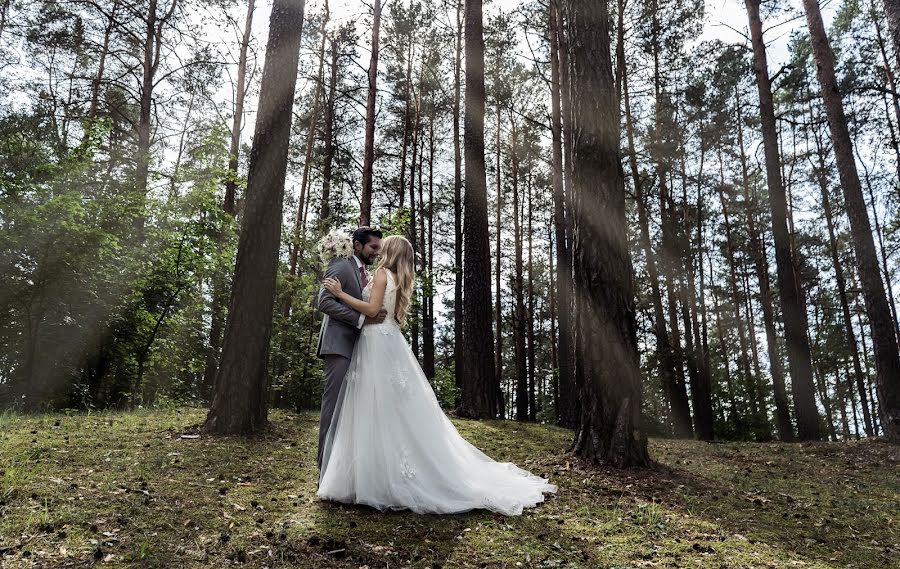 Wedding photographer Indre Saveike (riphotography). Photo of 3 December 2019