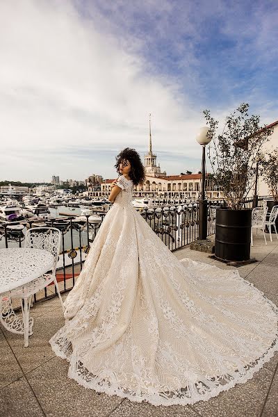 Fotografo di matrimoni Alya Kulikova (kulikovaalya). Foto del 4 maggio 2022