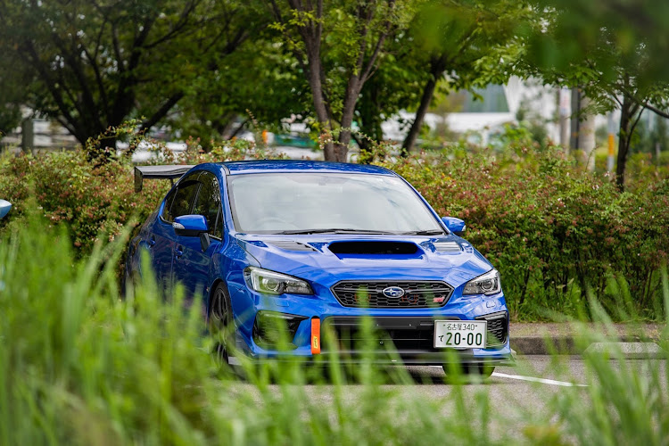 WRX STIの全国オフ会・朝活写真・公園駐車場に関するカスタム事例の投稿画像1枚目