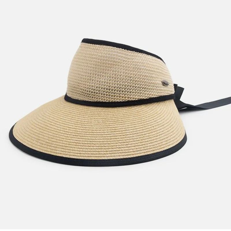 Chapeau de soleil à bordure en ruban pour cyclisme et bord de mer. Protection solaire stylée et pratique pour vos activités.