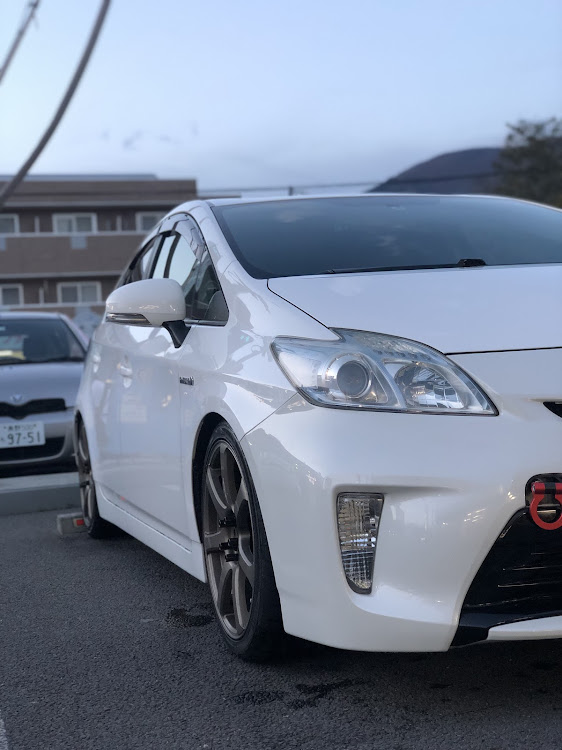 プリウスの洗車した！・ENEOS・ガソスタは盛れる・work Emotion・XT7に関するカスタム事例の投稿画像2枚目