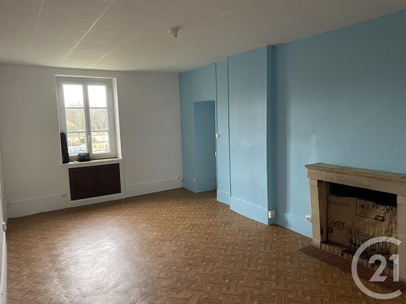 Location  appartement 5 pièces 96.58 m² à Guérigny (58130), 425 €