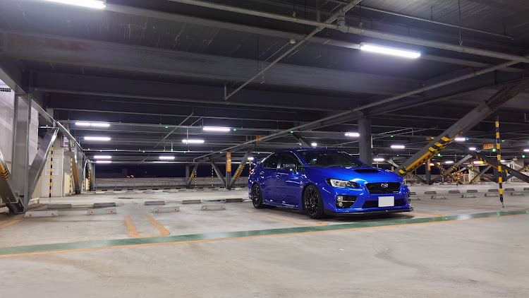 WRX S4のセンターパイプストレート・オフ会・ひとり撮影会に関するカスタム事例の投稿画像4枚目