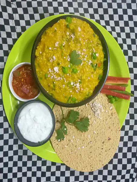 Yummy Veggies Oats Khichdi