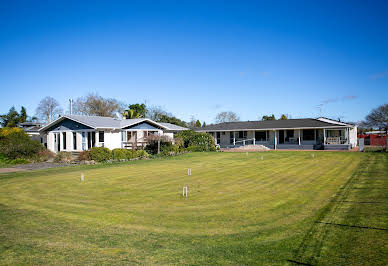 Maison avec piscine et jardin 5