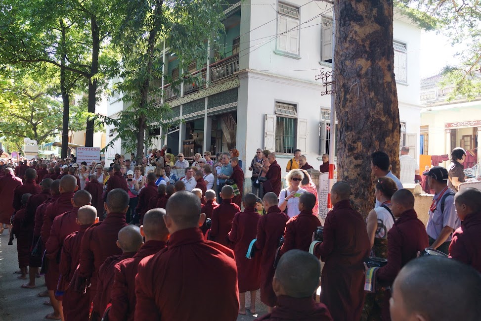 "Мы были в Мьянме!" "В Мя? В Мья? В Мня? Это что, это где?" ноябрь 2014г.