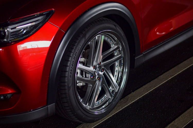 CX-5の夏休みの宿題・みんなでつくろうホイール図鑑・お盆休みに関するカスタム事例の投稿画像2枚目
