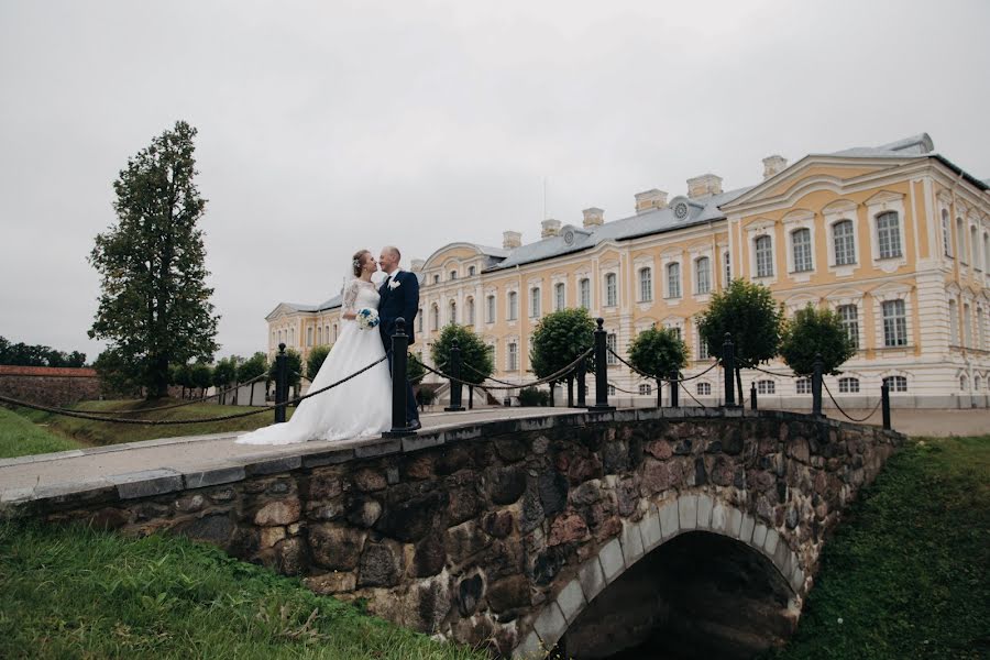 Wedding photographer Darya Mitina (daryamitina). Photo of 19 October 2017