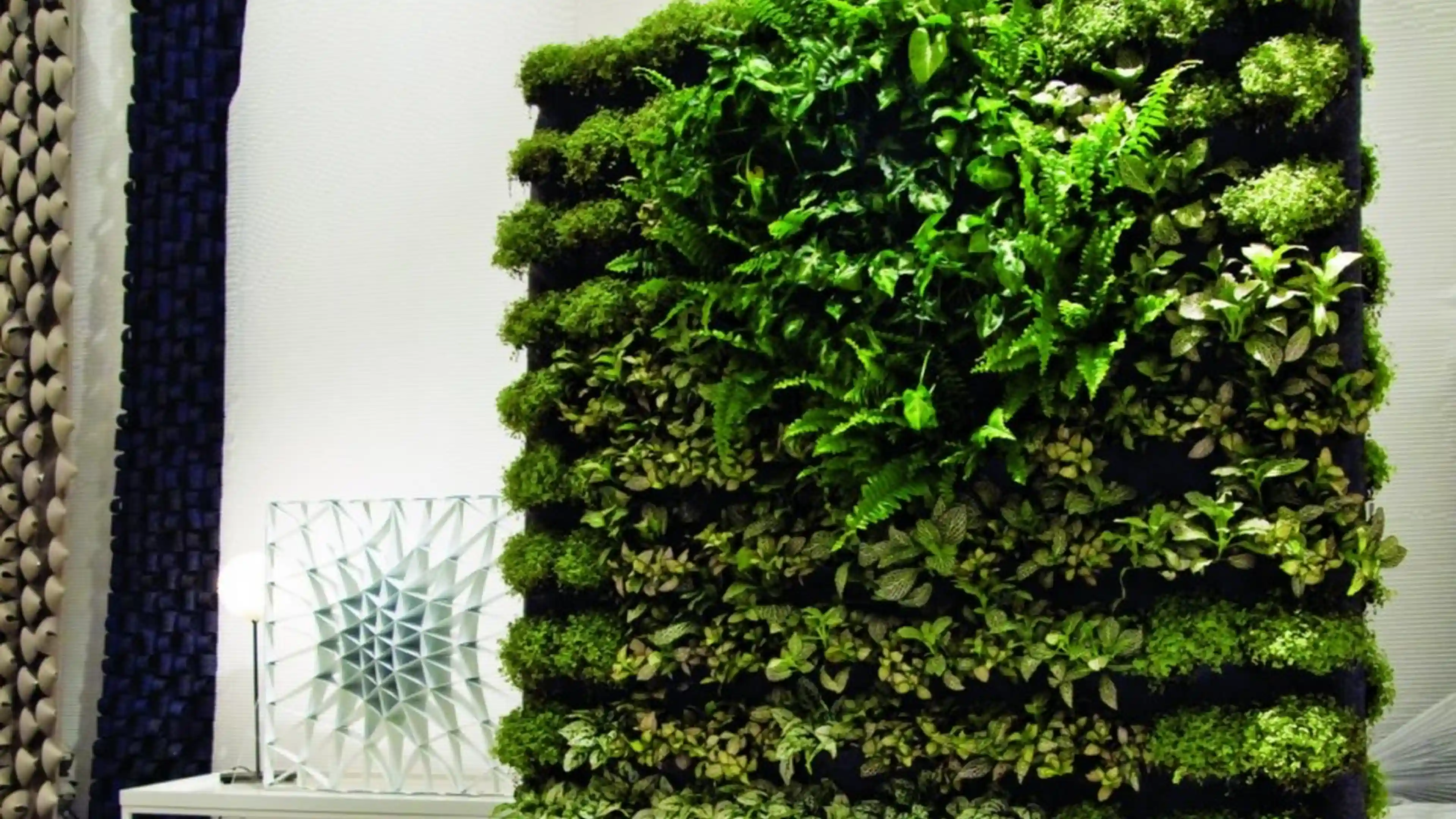 Home Decor Trends: Vertical Gardening Landscaping