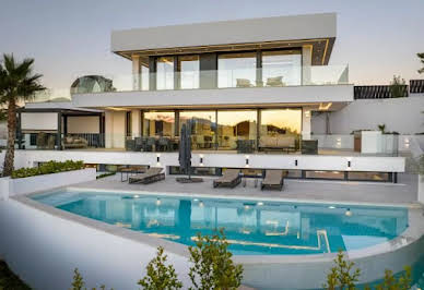 Villa with pool 11