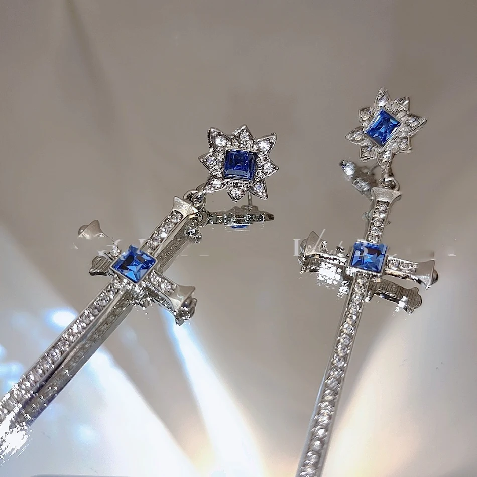 Naušnice krst Micro Set Sapphire – suptilan sjaj za svaku priliku. Elegancija i sofisticiranost u svakom detalju. Idealne za dame.