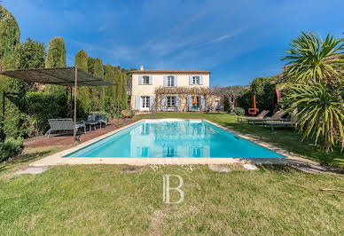 Maison avec piscine et jardin 18