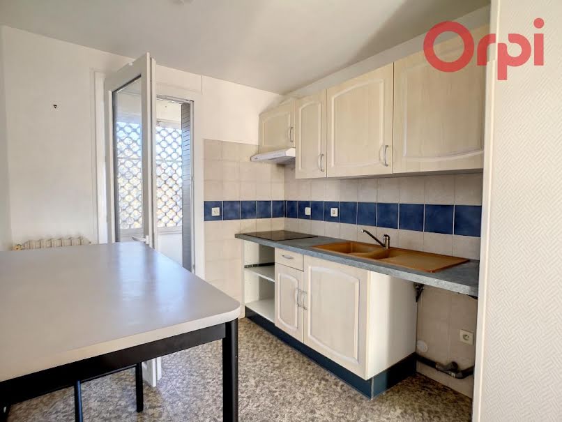 Vente appartement 5 pièces 68 m² à Avignon (84000), 98 000 €