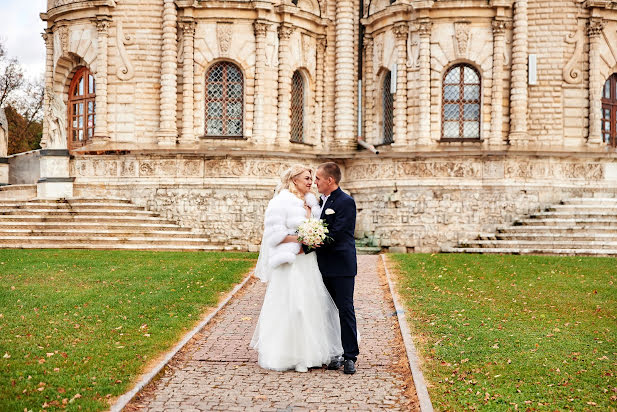 Fotógrafo de casamento Denis Tarasov (magicvideos). Foto de 28 de novembro 2020