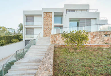 House with pool and terrace 3