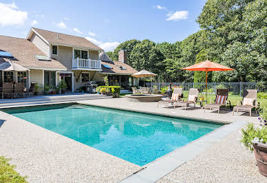 House with pool and garden 3