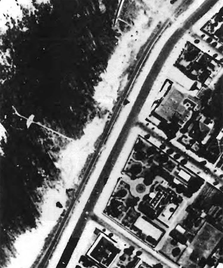 An aerial photograph from 1926. The large garden and path to the pool are visible.