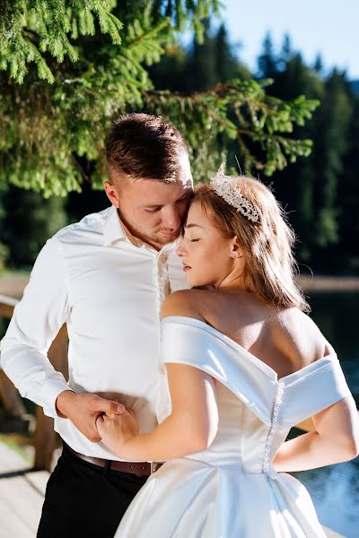 Wedding photographer Andrey Opir (bigfan). Photo of 16 October 2019