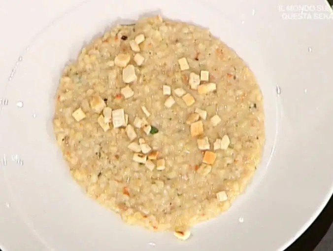 Fregola alle erbe con colatura di pecorino e popcorn di formaggio