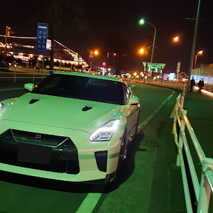 NISSAN GT-R