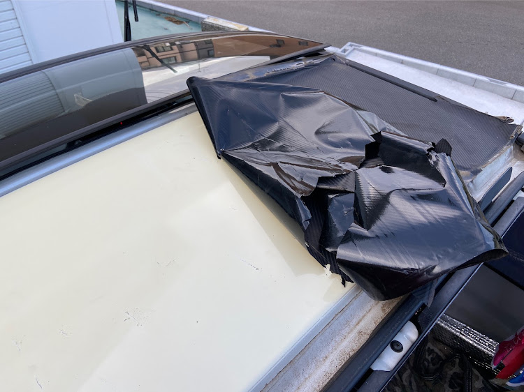 エスティマのDIY・カーボン調シート貼り・TCRエスティマ・仕事終わりの作業に関するカスタム事例の投稿画像4枚目
