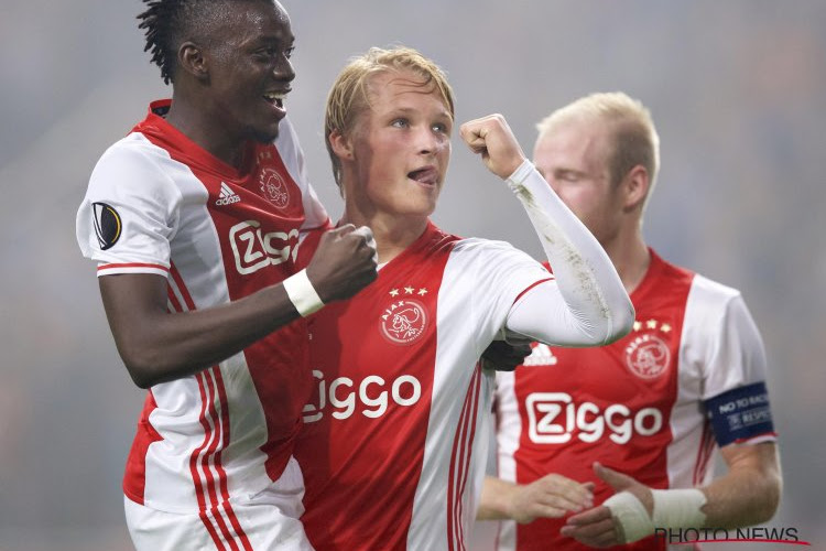 PSV blijft Ajax op de hielen zitten