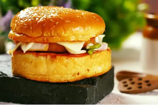 Peri Peri Paneer Supreme Burger