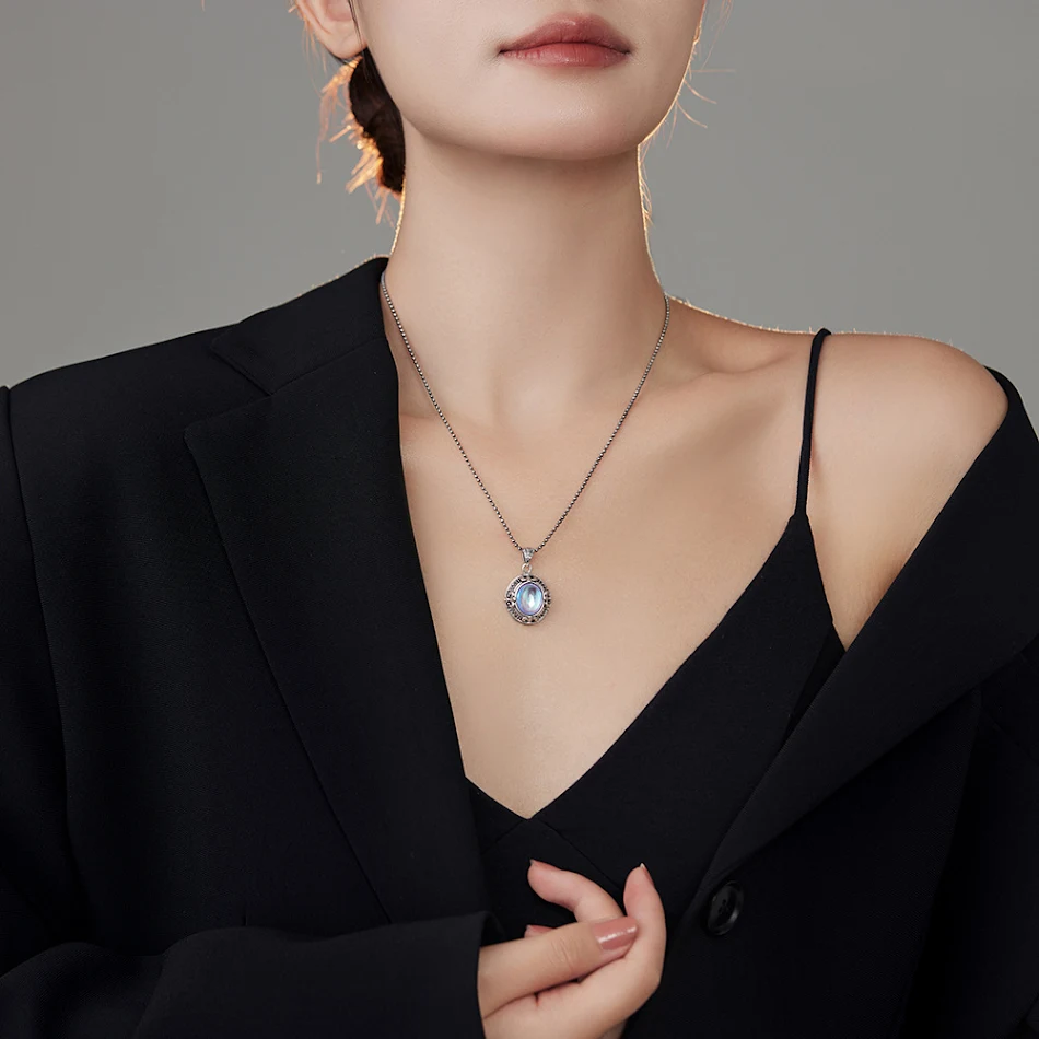 Collar Vintage Cruz Moonstone Plata Tailandia Mujer Joyería Personalizada Alta Sensación Regalo Único.