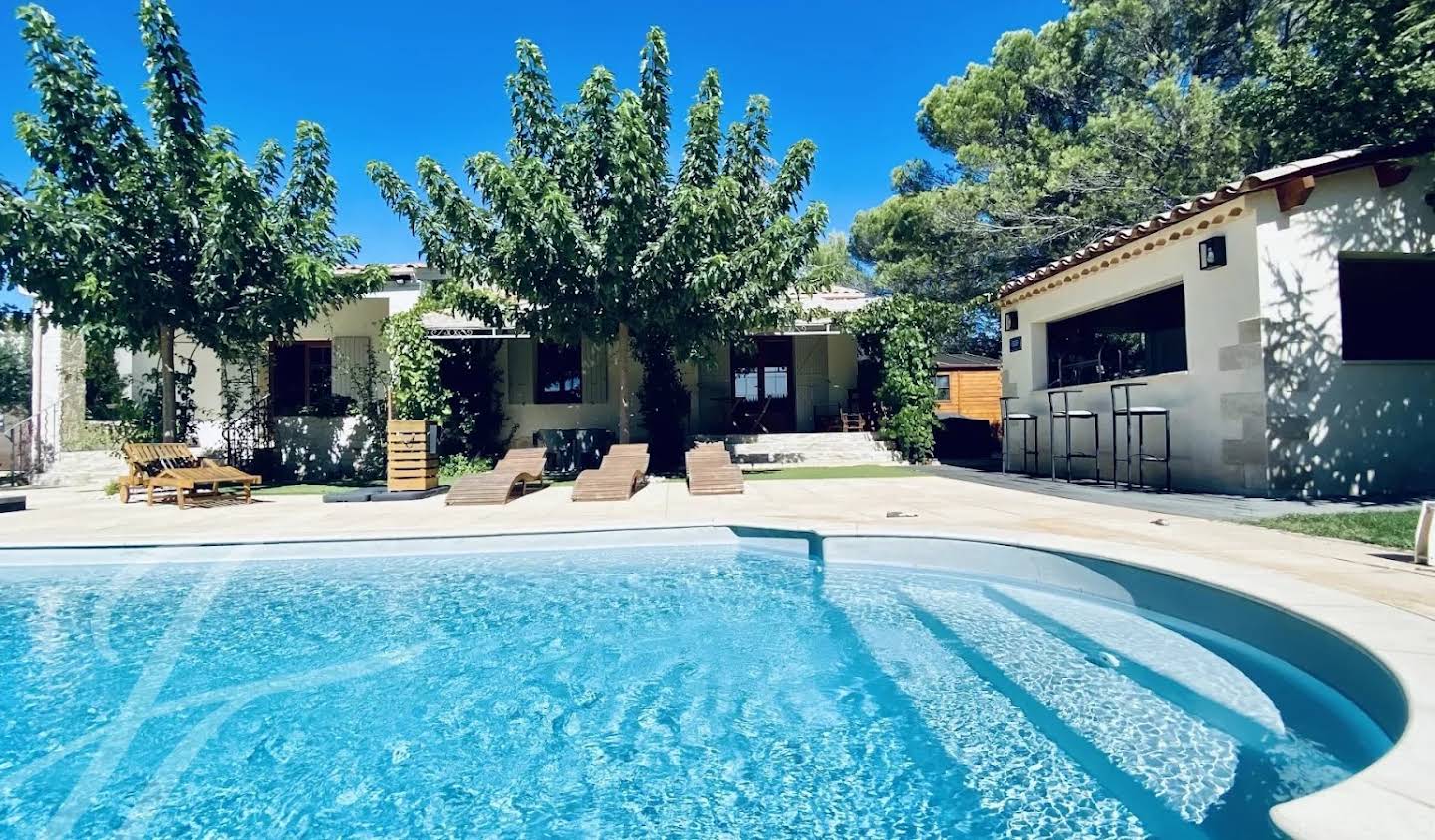 Villa with pool Lourmarin