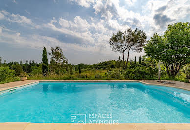 Maison avec piscine et terrasse 5