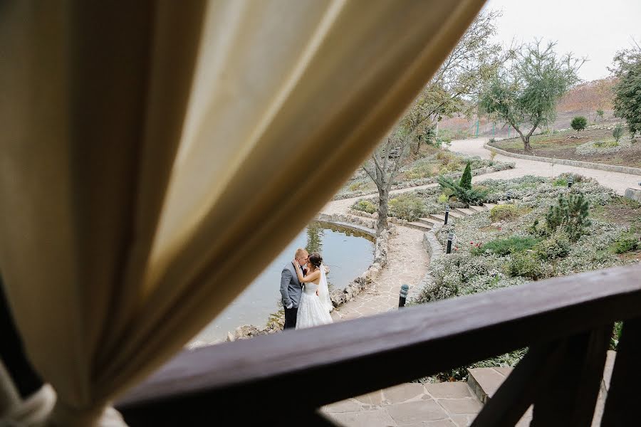 Fotógrafo de casamento Yulya Vlasova (vlasovaulia). Foto de 18 de outubro 2016