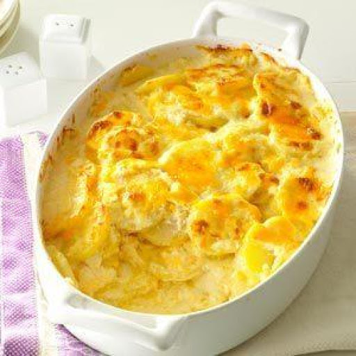 Sharp Cheddar Scalloped Potatoes