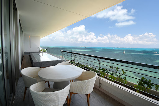 Seaside property with pool and garden 2