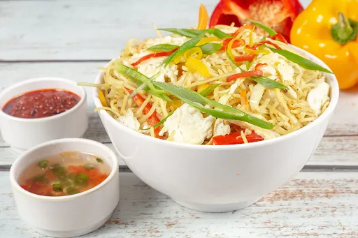 Egg Hakka Noodles