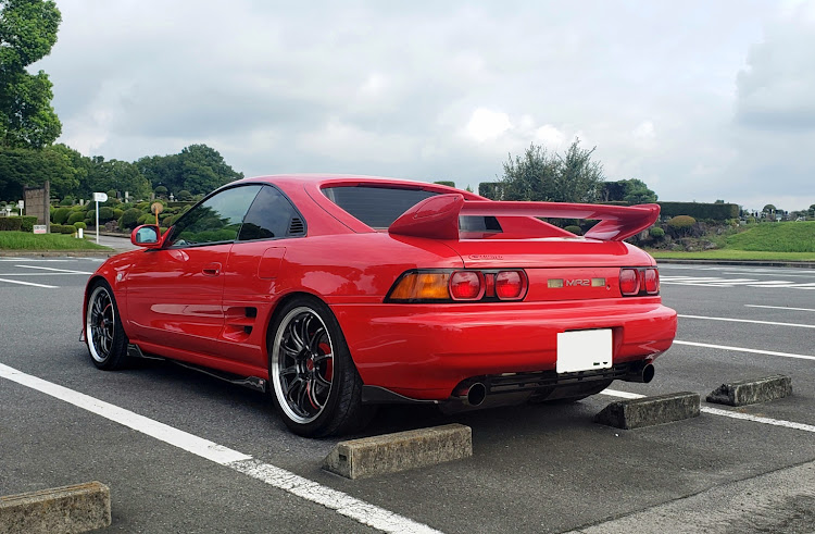 MR2の雨がパラパラ・近所をプラプラ・内装「赤、黒」に関するカスタム事例の投稿画像2枚目