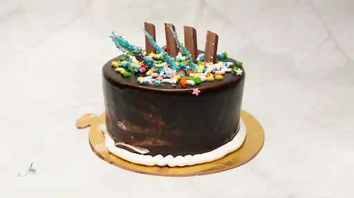 KitKat Gems Cake [1 Kg]